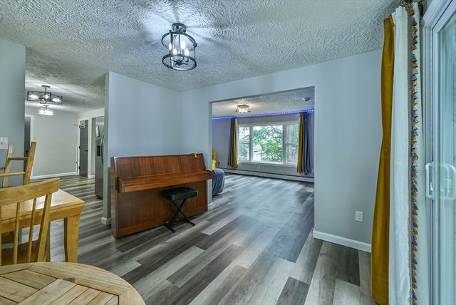 48 Central St, Auburn, MA 01501