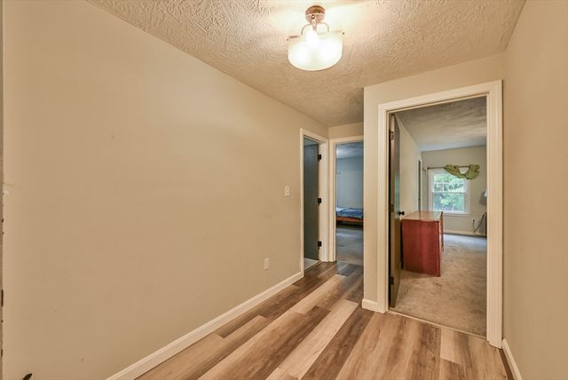 48 Central St, Auburn, MA 01501