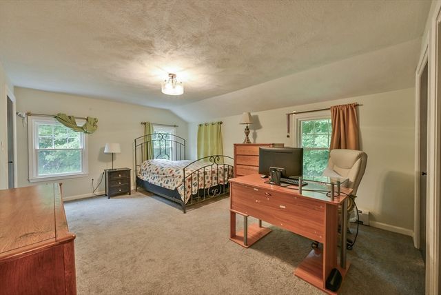 48 Central St, Auburn, MA 01501