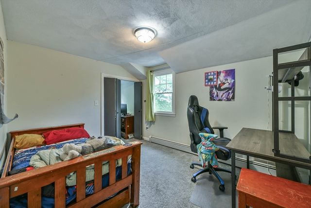 48 Central St, Auburn, MA 01501