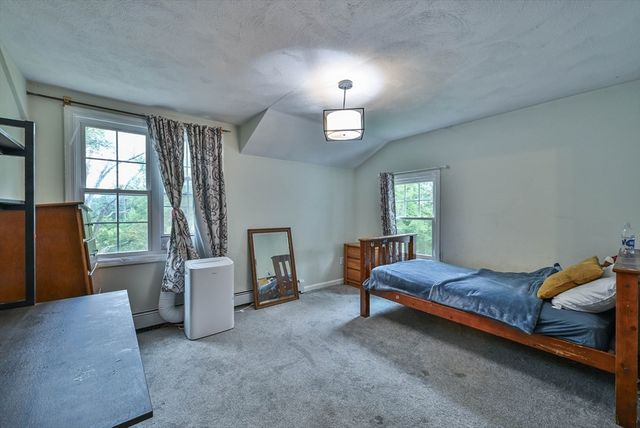 48 Central St, Auburn, MA 01501