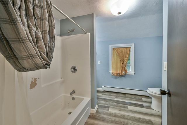 48 Central St, Auburn, MA 01501