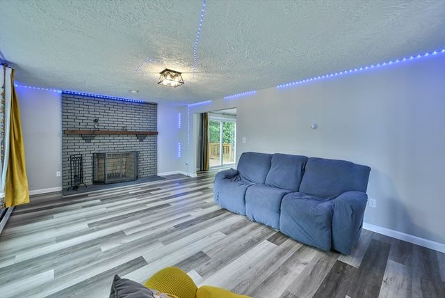 48 Central St, Auburn, MA 01501