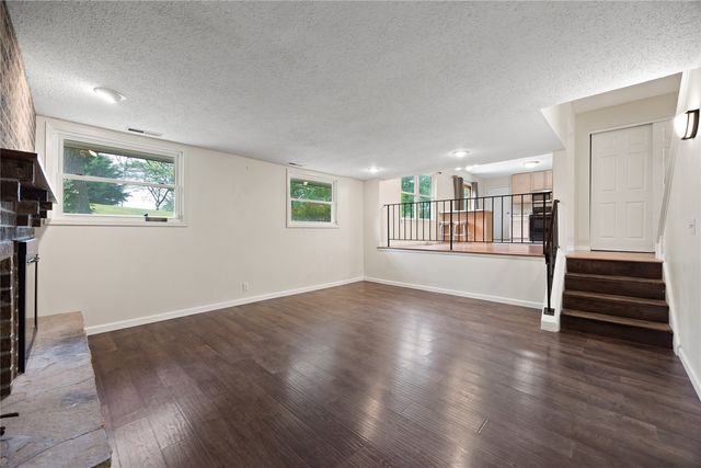 1340 38th St Place, Marion, IA 52302