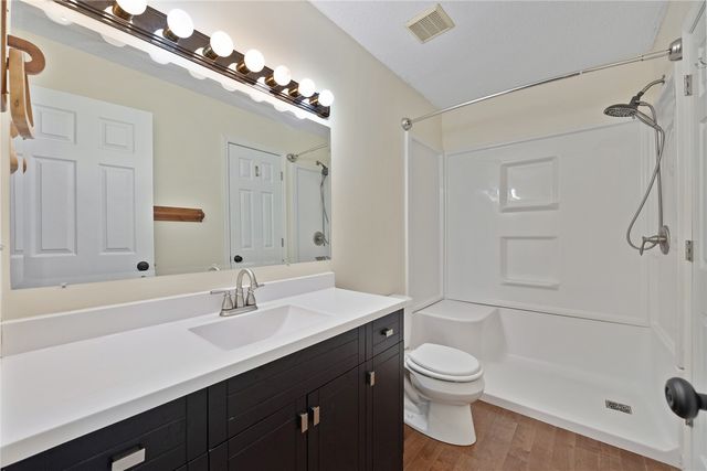 1340 38th St Place, Marion, IA 52302