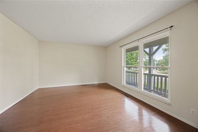 1340 38th St Place, Marion, IA 52302