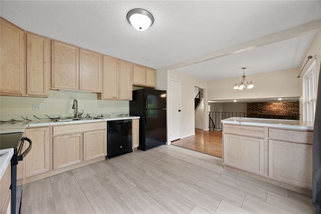 1340 38th St Place, Marion, IA 52302