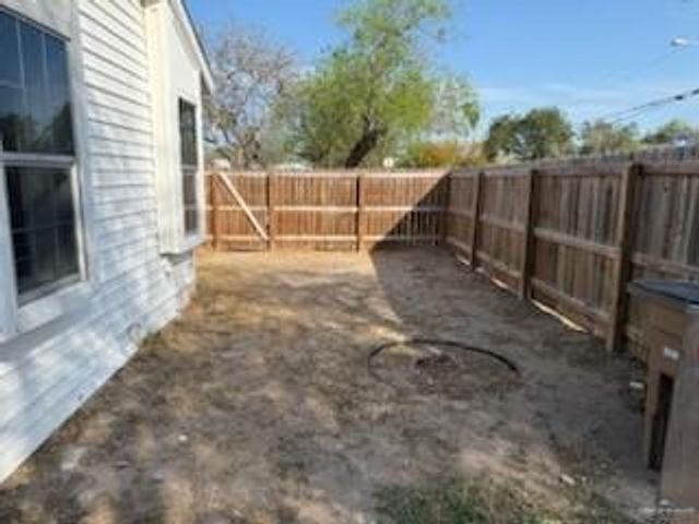 927 S 5th Avenue, Edinburg, TX 78539