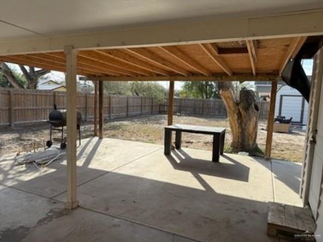 927 S 5th Avenue, Edinburg, TX 78539