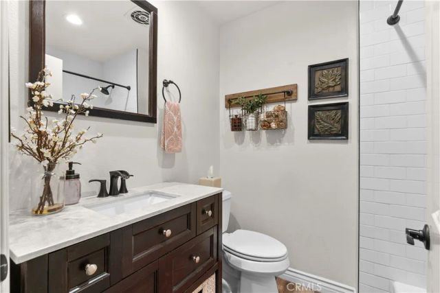 2817 Ridgewood, Santa Ana, CA 92705