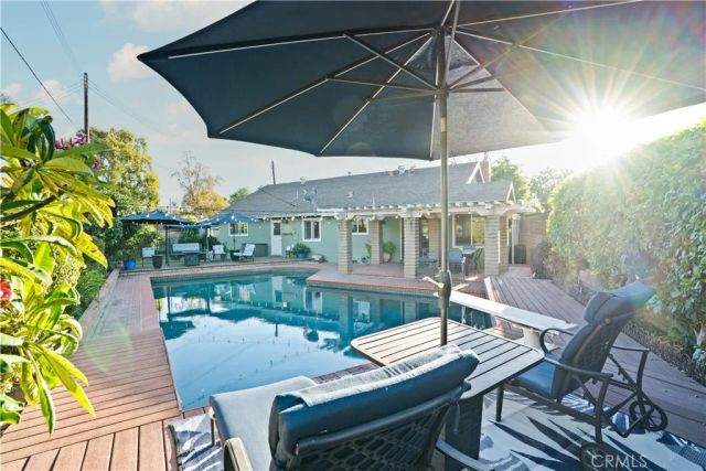 2817 Ridgewood, Santa Ana, CA 92705