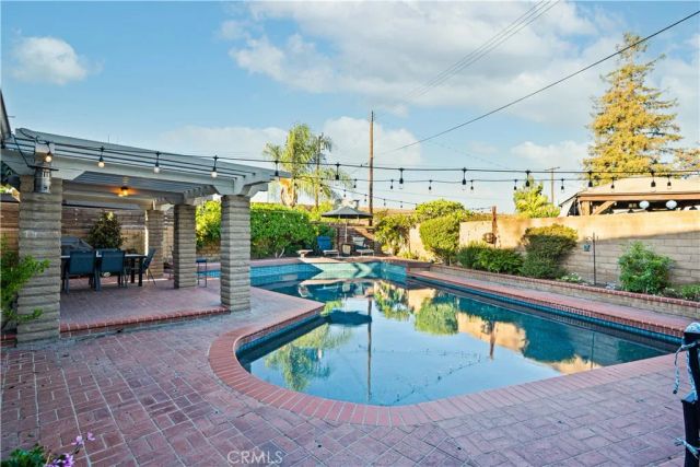 2817 Ridgewood, Santa Ana, CA 92705