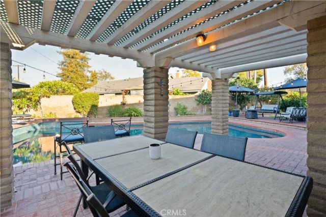 2817 Ridgewood, Santa Ana, CA 92705