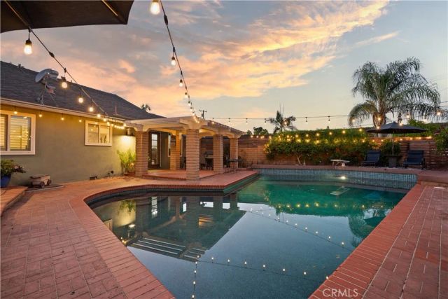 2817 Ridgewood, Santa Ana, CA 92705