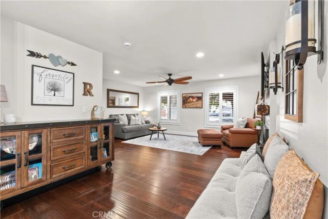 2817 Ridgewood, Santa Ana, CA 92705