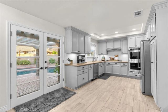 2817 Ridgewood, Santa Ana, CA 92705