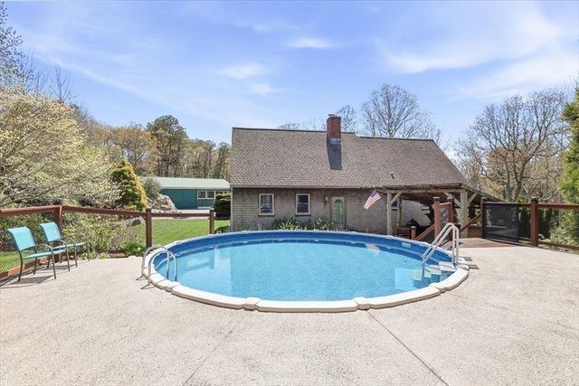 35 Durham Drive, Falmouth, MA 02536