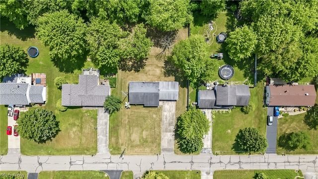 1280 Sterling Drive, Cortland, OH 44410