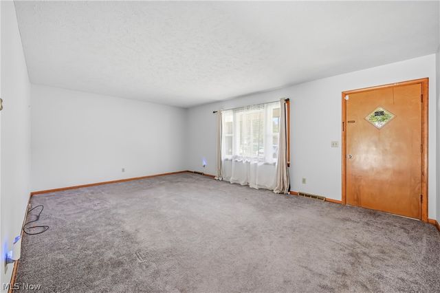 1280 Sterling Drive, Cortland, OH 44410