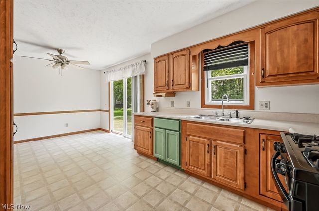1280 Sterling Drive, Cortland, OH 44410