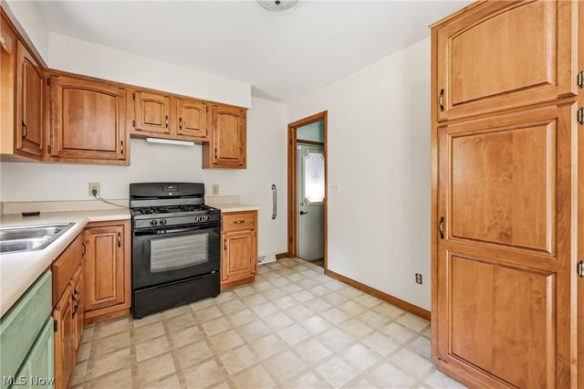 1280 Sterling Drive, Cortland, OH 44410