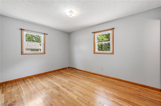 1280 Sterling Drive, Cortland, OH 44410