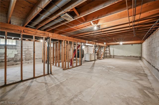 1280 Sterling Drive, Cortland, OH 44410