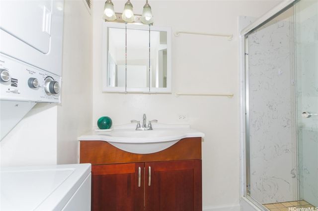 1535 Pensacola Street 304, Honolulu, HI 96822