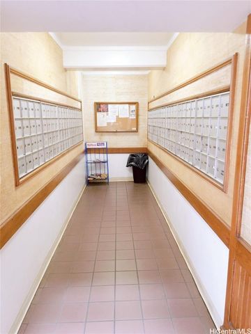 1535 Pensacola Street 304, Honolulu, HI 96822