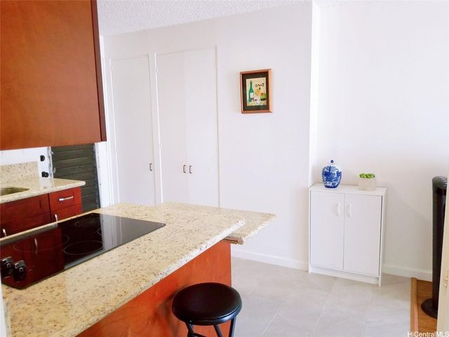 1535 Pensacola Street 304, Honolulu, HI 96822