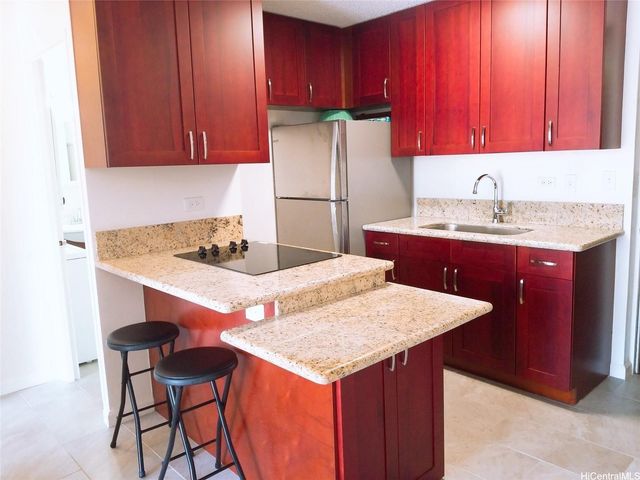 1535 Pensacola Street 304, Honolulu, HI 96822