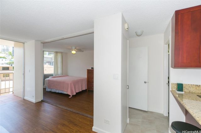 1535 Pensacola Street 304, Honolulu, HI 96822