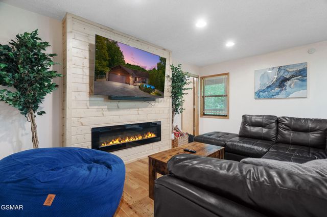 646 Parton Hollow Road, Sevierville, TN 37876