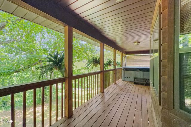 646 Parton Hollow Road, Sevierville, TN 37876