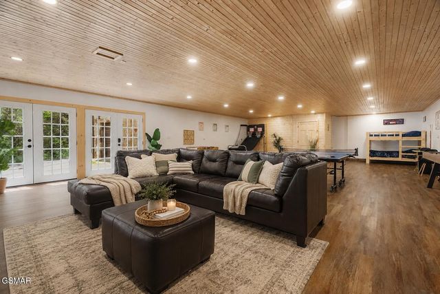 646 Parton Hollow Road, Sevierville, TN 37876