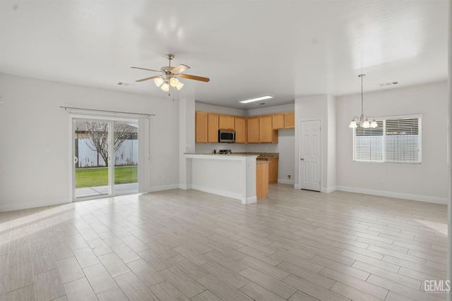 3515 Rio Grande Lane, Bakersfield, CA 93313