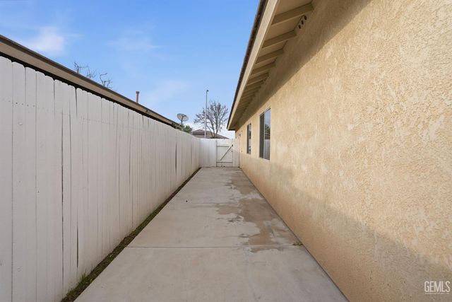 3515 Rio Grande Lane, Bakersfield, CA 93313