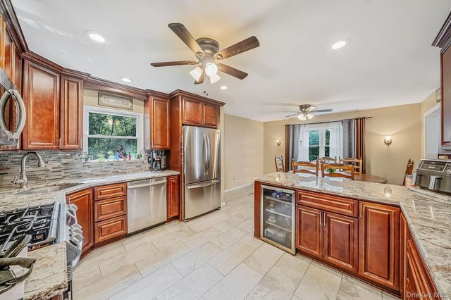 10 Turnpike Boulevard, Middle Island, NY 11953