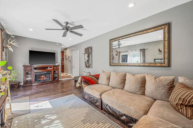 10 Turnpike Boulevard, Middle Island, NY 11953