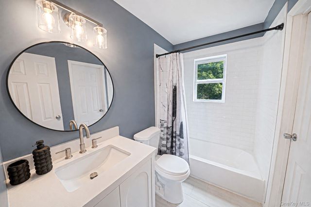 10 Turnpike Boulevard, Middle Island, NY 11953
