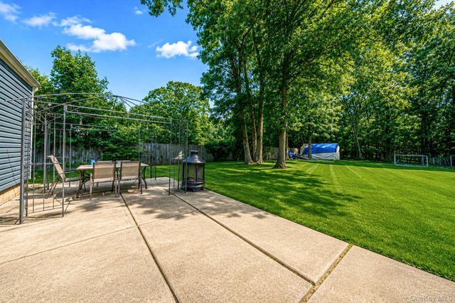 10 Turnpike Boulevard, Middle Island, NY 11953