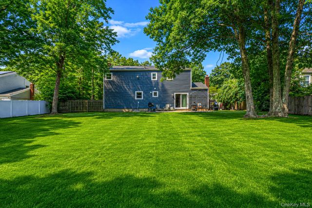 10 Turnpike Boulevard, Middle Island, NY 11953