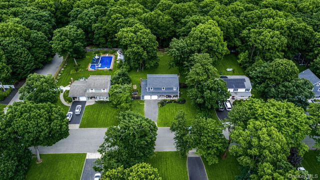 10 Turnpike Boulevard, Middle Island, NY 11953