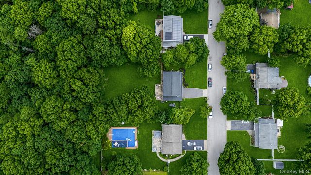 10 Turnpike Boulevard, Middle Island, NY 11953