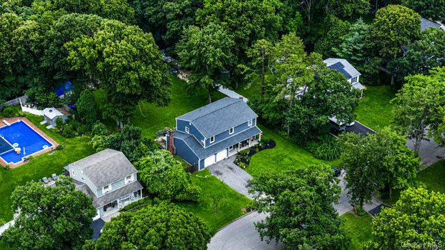 10 Turnpike Boulevard, Middle Island, NY 11953
