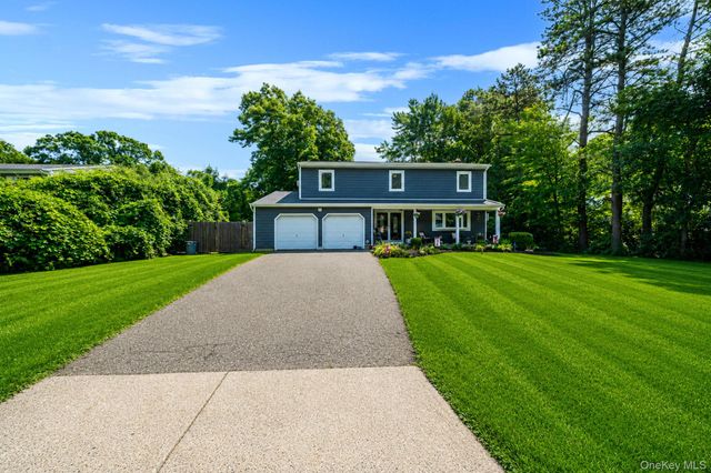 10 Turnpike Boulevard, Middle Island, NY 11953