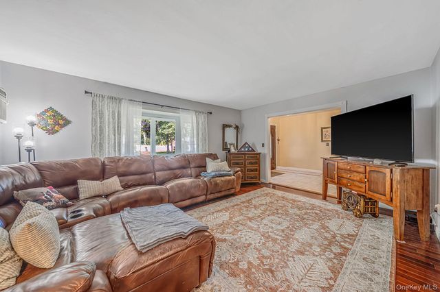 10 Turnpike Boulevard, Middle Island, NY 11953