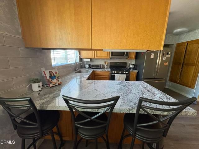 554 W Avenue J-11, Lancaster, CA 93534