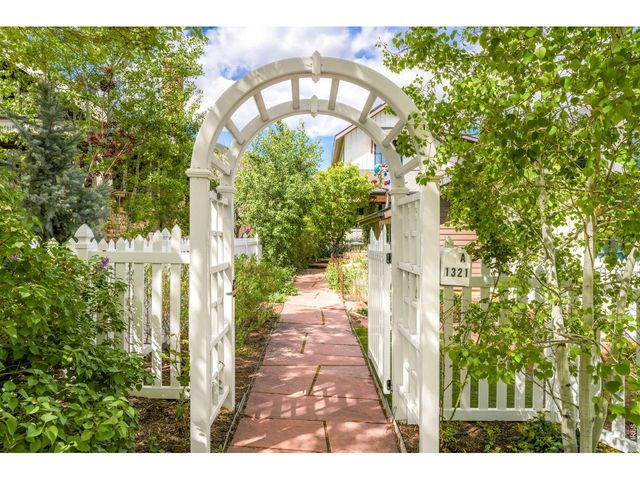 1321 9th St A, Boulder, CO 80302