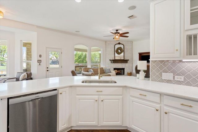 2218 Settlers Park LOOP, Round Rock, TX 78665